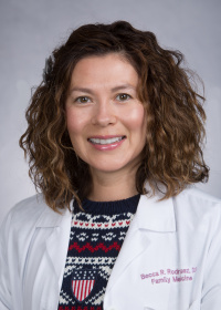 Dr. Rebeccah Rodriguez, DO practices at San Diego Sports Medicine & Family Health Center 0