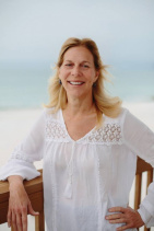 Dr. Leslie A Thompson, DMD