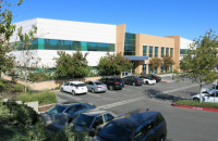 Gateway Dental Suites Front Entrance and Parking 2